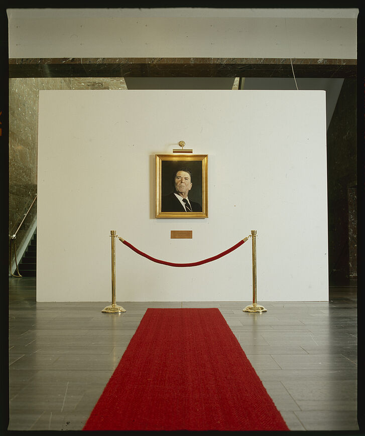 Hans Haacke (b. 1936), Hommage à Marcel Broodthaers Hans Haacke (b. 1936), Hommage à Marcel Broodthaers