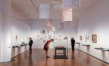 In der Ausstellung „Von Luther zu Twitter. Medien und politische Öffentlichkeit“ © DHM/David von Becker