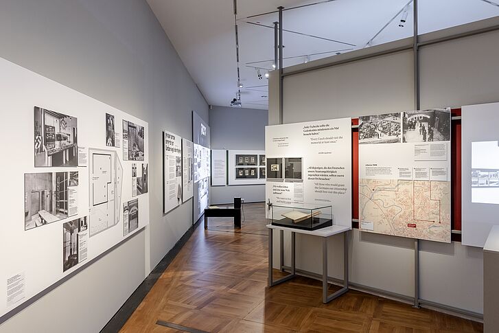 Exhibition view "On Displaying Violence: First Exhibitions on the Nazi Occupation in Europe, 1945-1948" - Exhibition Section "Památník nacistického barbarství" (Memorial to Nazi Barbarism) Exhibition view "On Displaying Violence: First Exhibitions on the Nazi Occupation in Europe, 1945-1948" - Exhibition Section "Památník nacistického barbarství" (Memorial to Nazi Barbarism)