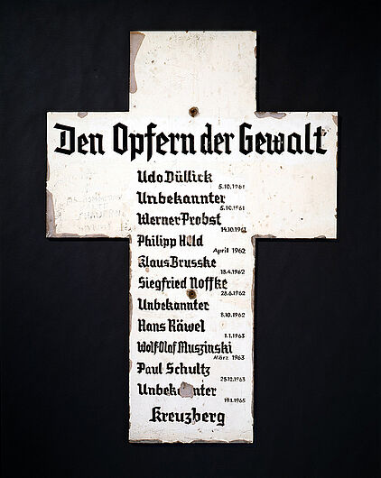 Cross of the Wall Memorial at the Reichstag, after 1971. (Inv.Nr. Pol 2003/1)