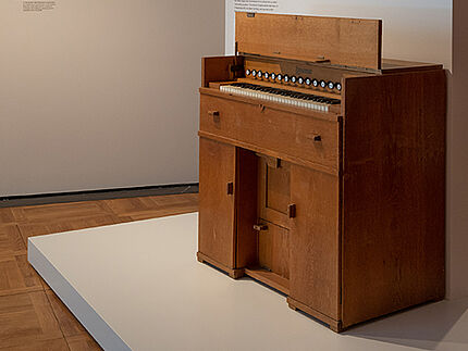 A Harmonium for Wolf Biermann
