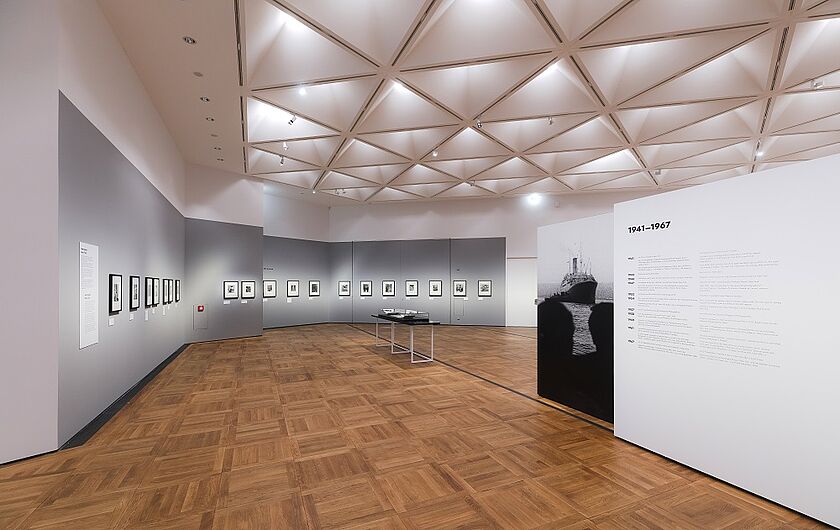 In the exhibition “Report from Exile – Photographs by Fred Stein” © DHM/David von Becker
