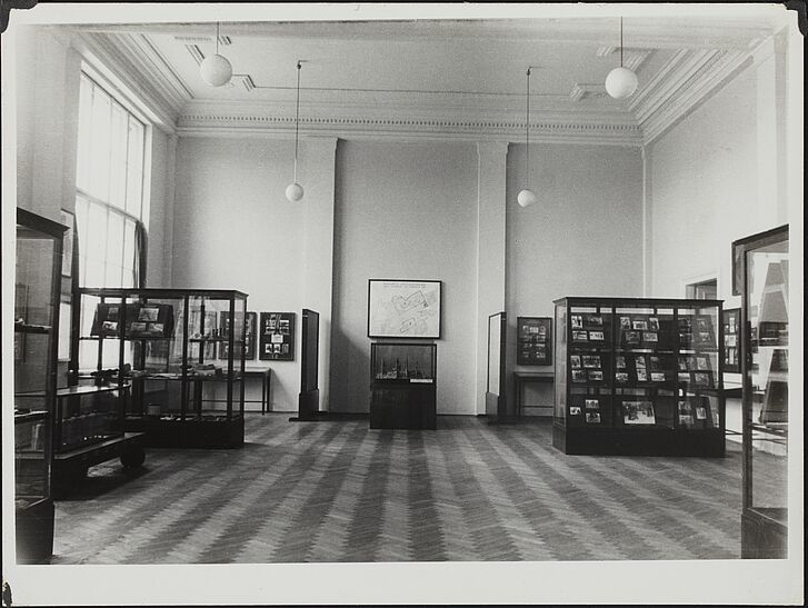 Photo of the exhibition “Martirologye un kamf / Martyrologia i walka”, Żydowski Instytut Historyczny (Jewish Historical Institute) © Emanuel Ringelblum Jewish Historical Institute Photo of the exhibition “Martirologye un kamf / Martyrologia i walka”, Żydowski Instytut Historyczny (Jewish Historical Institute) © Emanuel Ringelblum Jewish Historical Institute
