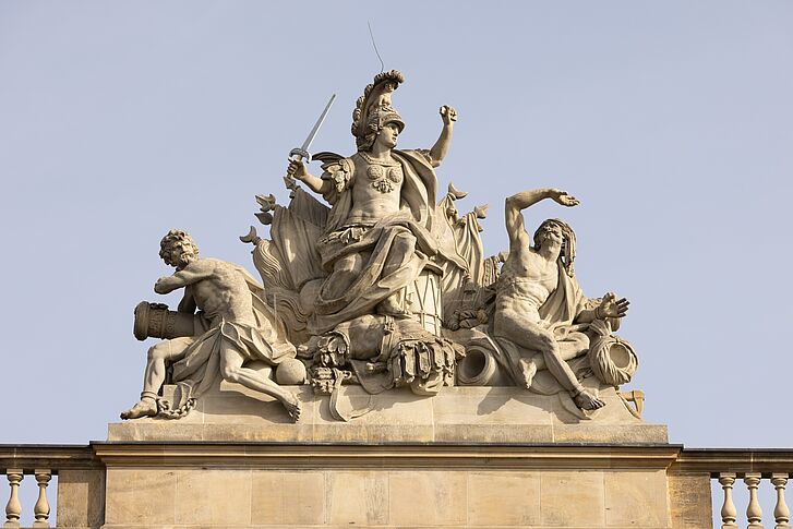 Zeughaus, sculpture group roof facade