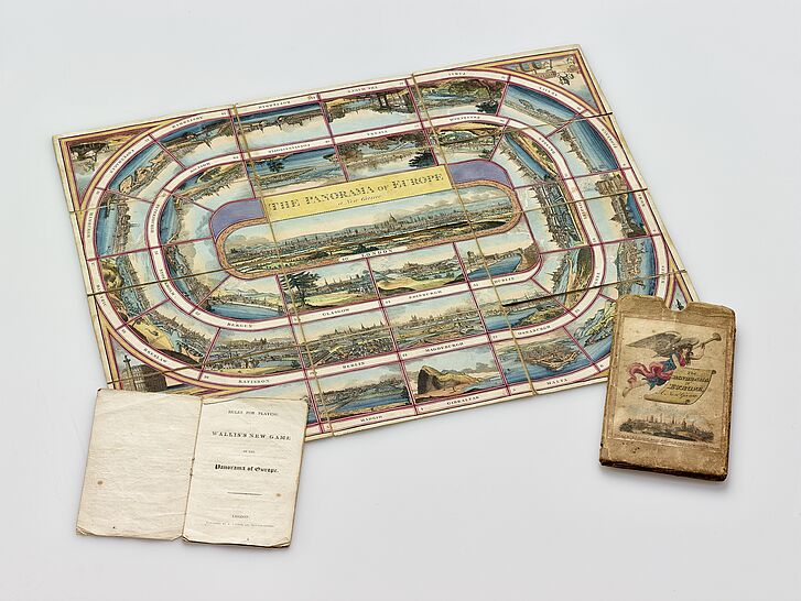 Historisches Brettspiel.