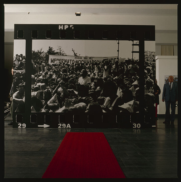 Hans Haacke (b. 1936), Hommage à Marcel Broodthaers Hans Haacke (b. 1936), Hommage à Marcel Broodthaers