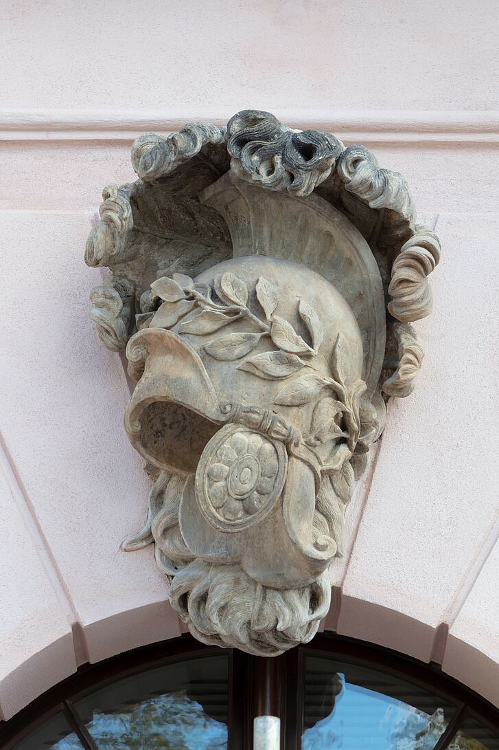 Zeughaus, keystone round arch