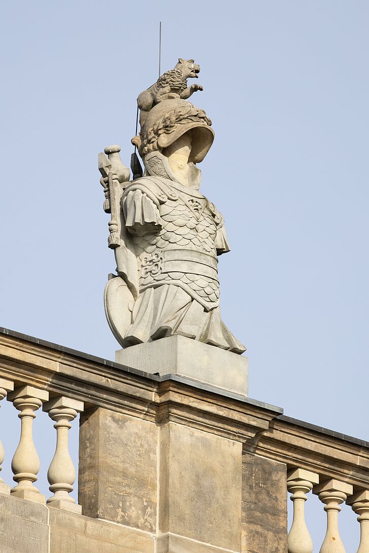 Zeughaus, sculpture roof facade