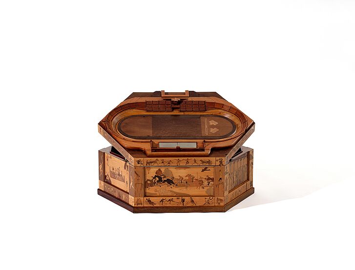 Sechseckige Holztruhe