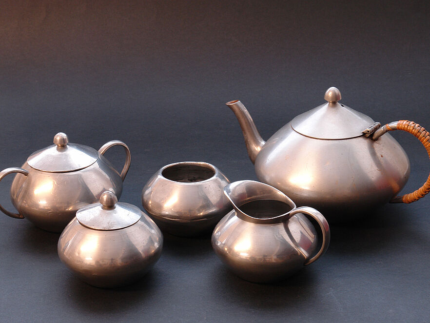 Teeservice im Bauhausstil