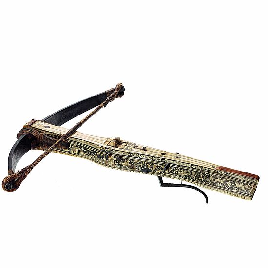 Armbrust aus dem 17. Jahrhundert mit Verzierungen.
