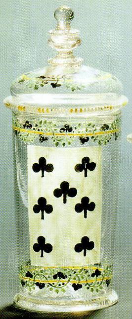 Lidded beaker with enamel painting: seven of clubs, 18th century © DHM