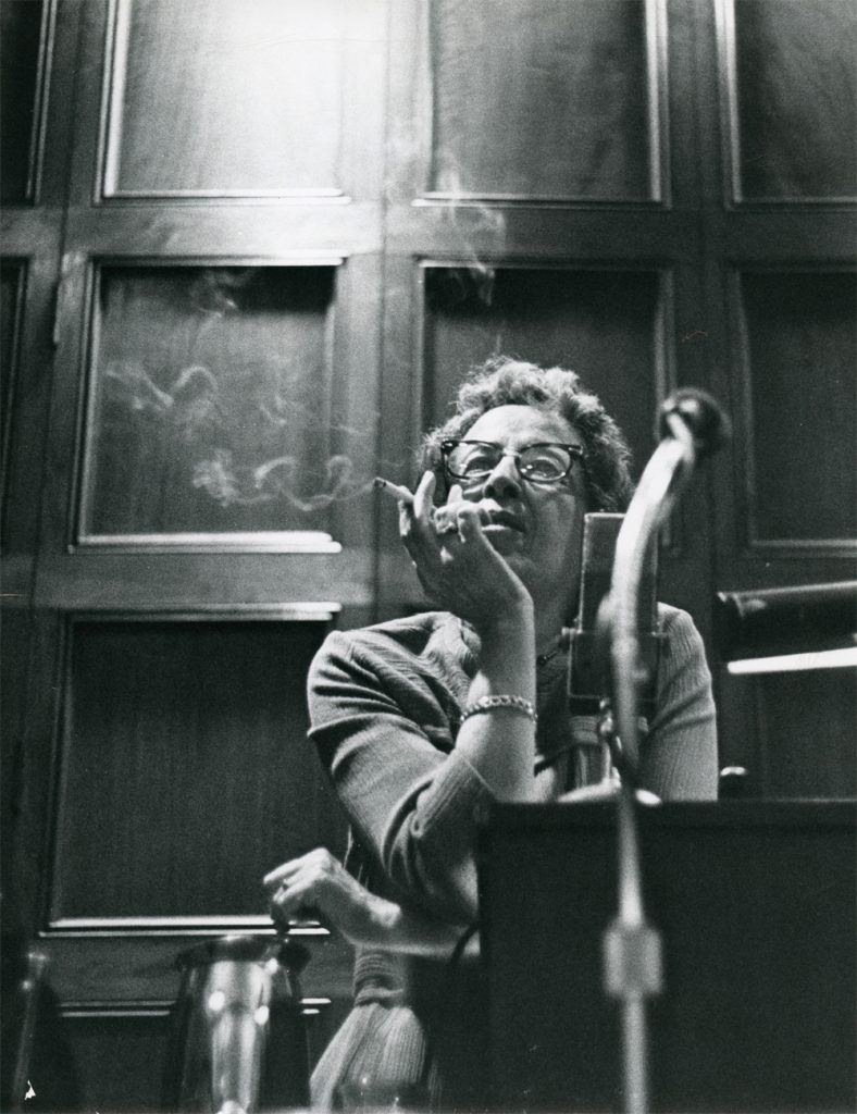 Hannah Arendt an der University of Chicago 1966 © Art Resource, New York, Hannah Arendt Bluecher Literary Trust