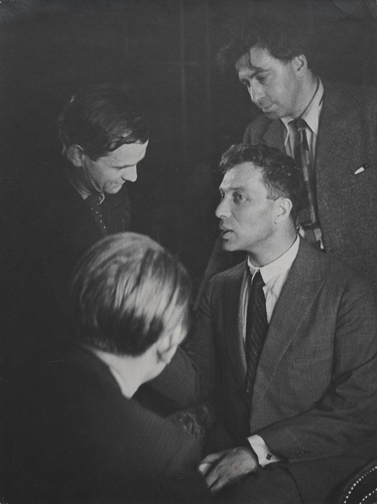 Boris Pasternak (seated) at the International Writers’ Congress, behind him Ilya Ehrenburg, Gustav Regler and André Malraux (with his back to the camera), Paris, June 1935 © Stanfordville, NY, Fred Stein Archive