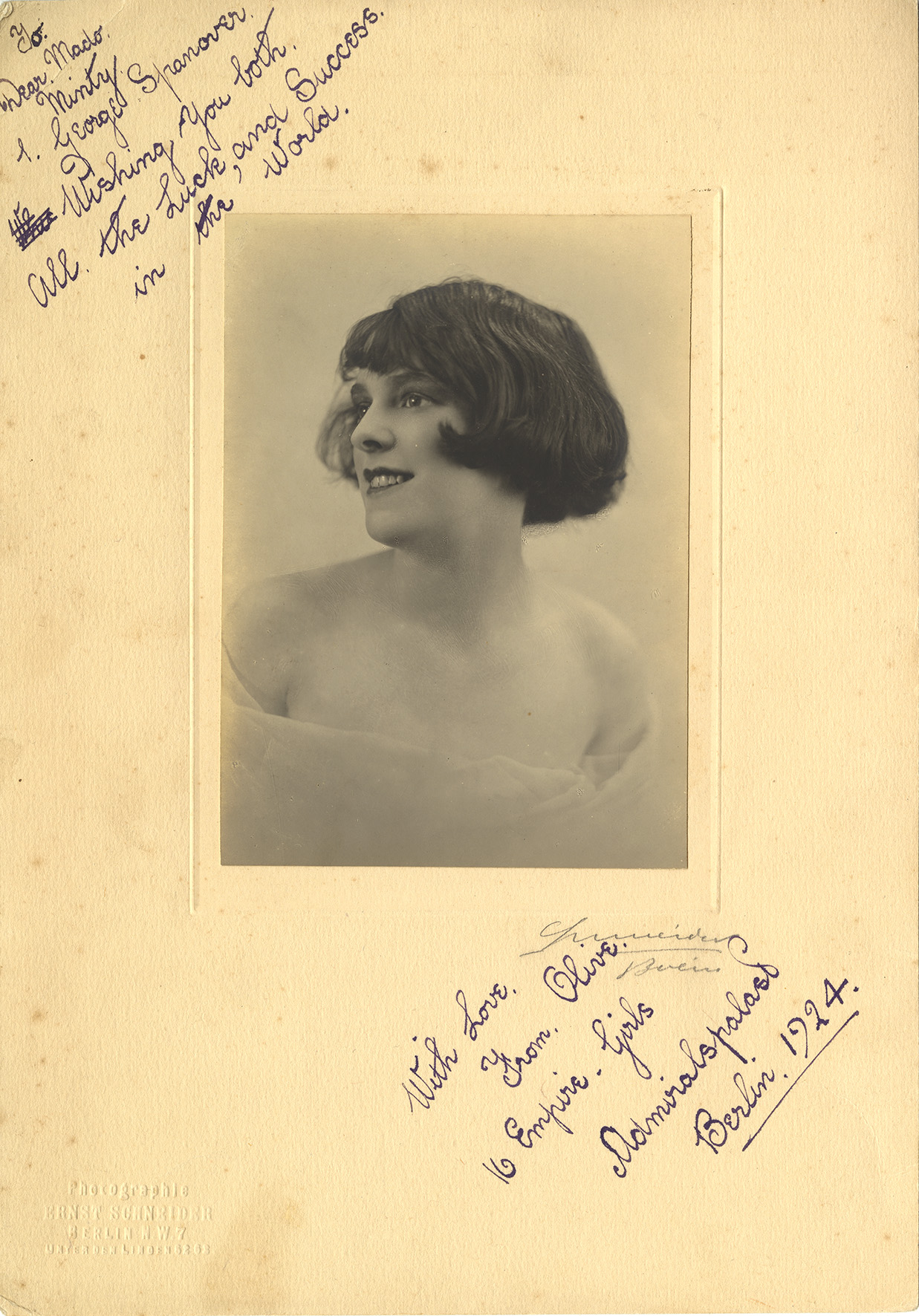 Exponat: Foto: Empire Girl, 1924