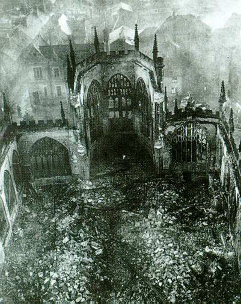 Exponat: Foto: Coventry - Zerstörte Kathedrale, 1940, 1940