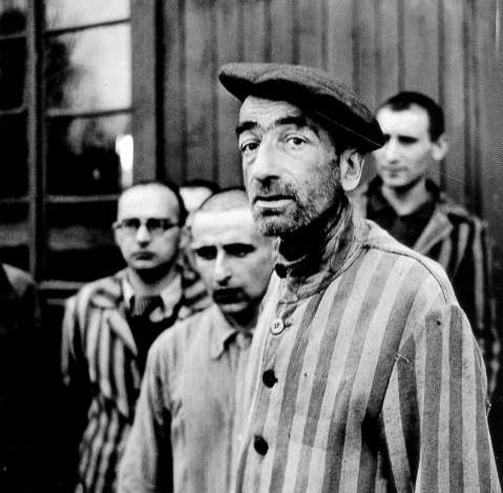 Exponat: Foto: Konzentrationslager Vaihingen, 1945