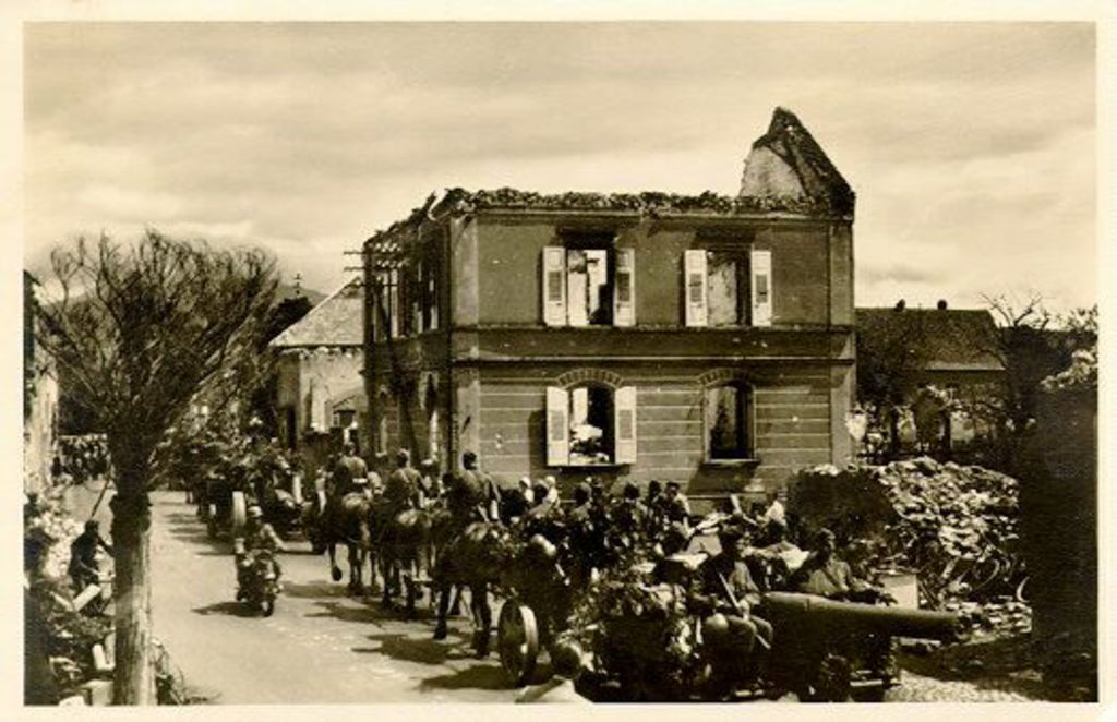 Exponat: Postkarte: Zerstörtes Neuenburg (Neuchàtel), 1940