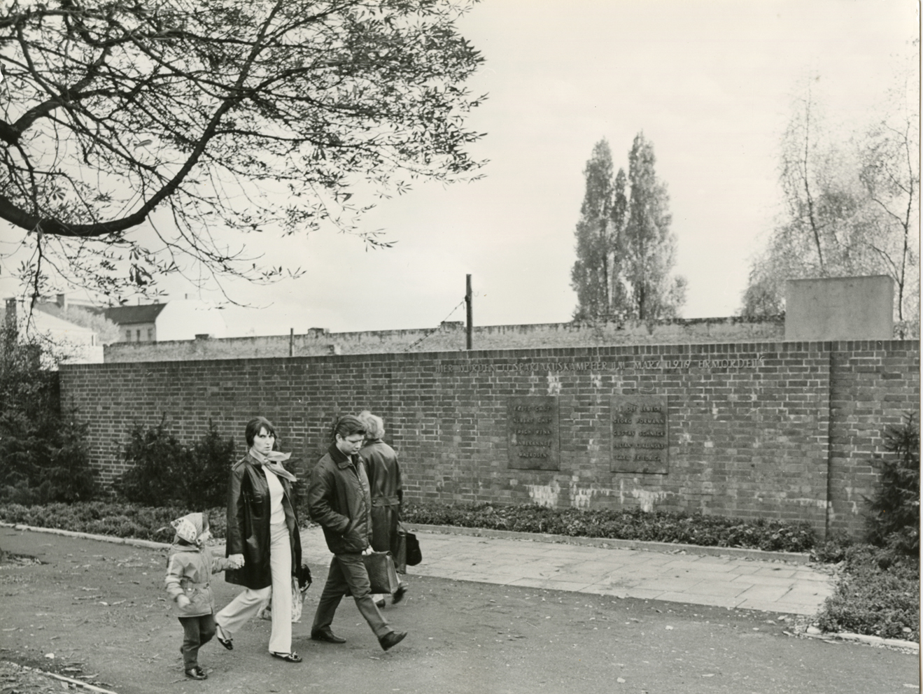 [Blutmauer Berlin-Lichtenberg]