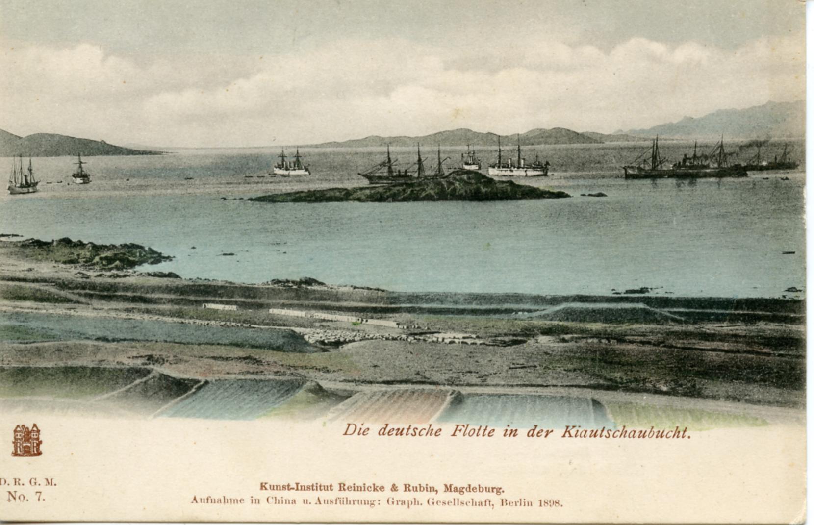 Foto: Deutsche Marineschiffe in der Bucht von Kiautschou, um 1898