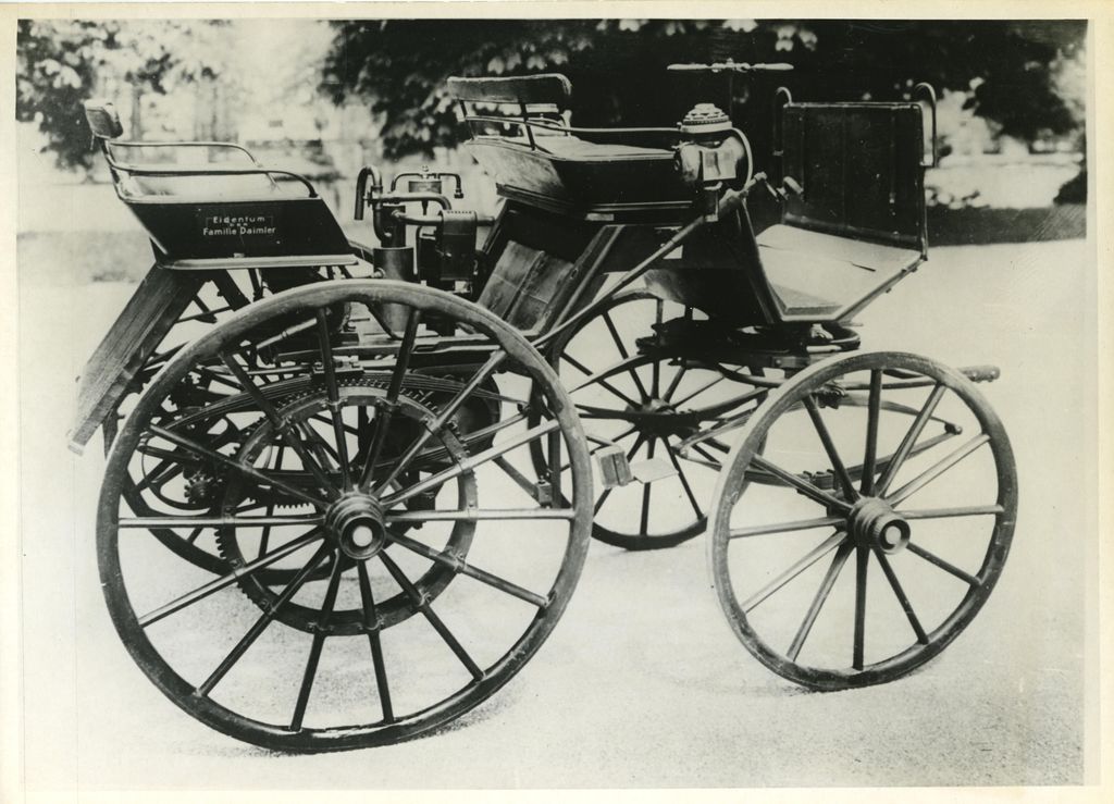 Foto: Der erste vierrädrige Kraftwagen, 1886