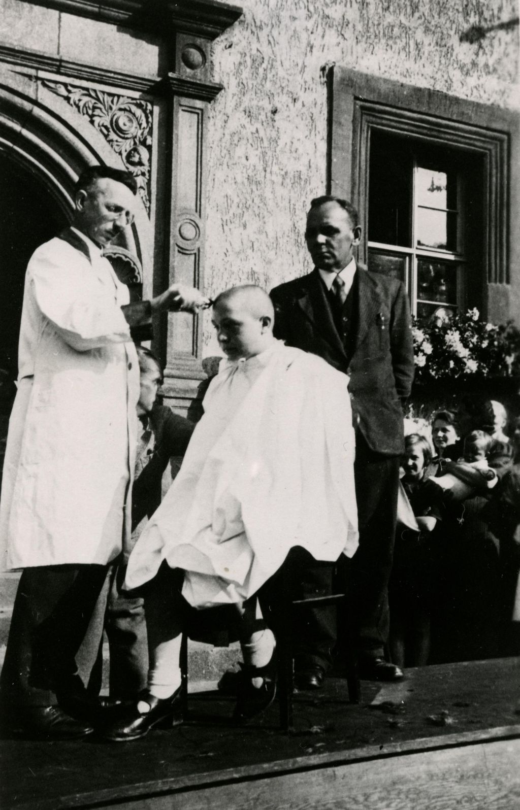 Foto: Demütigung einer deutschen Frau, 1939