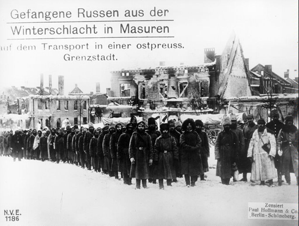 Foto: Gefangenentransport in Masuren, 1915