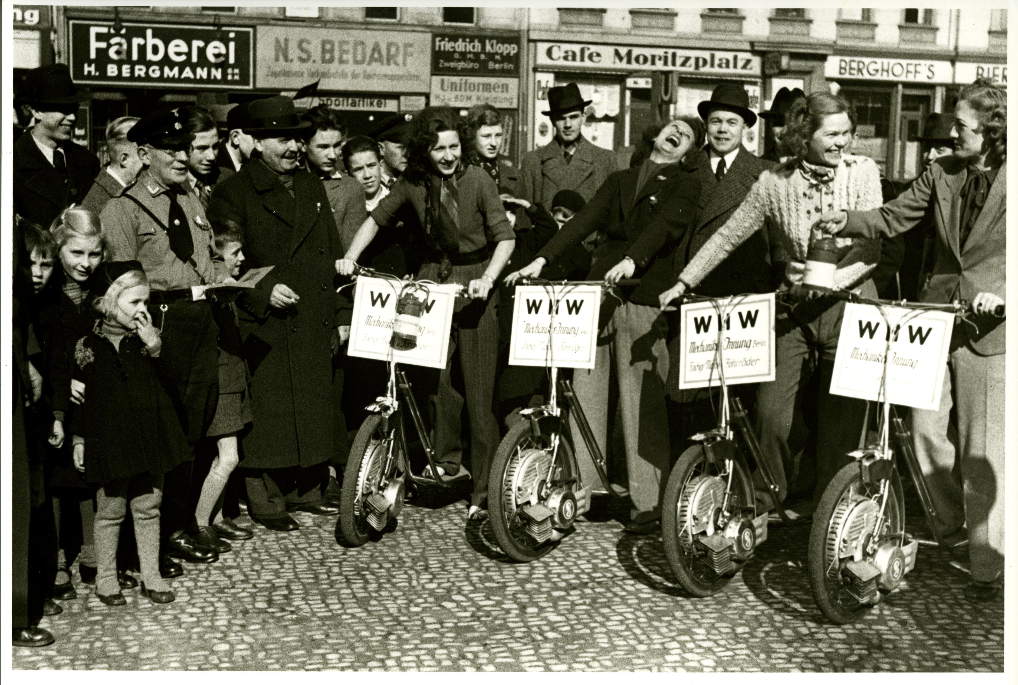 Foto: Sammelaktion des Winterhilfswerks, 1939