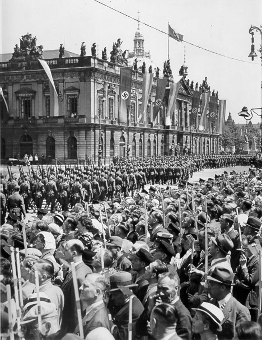 Foto: Parade der Legion Condor, 1939