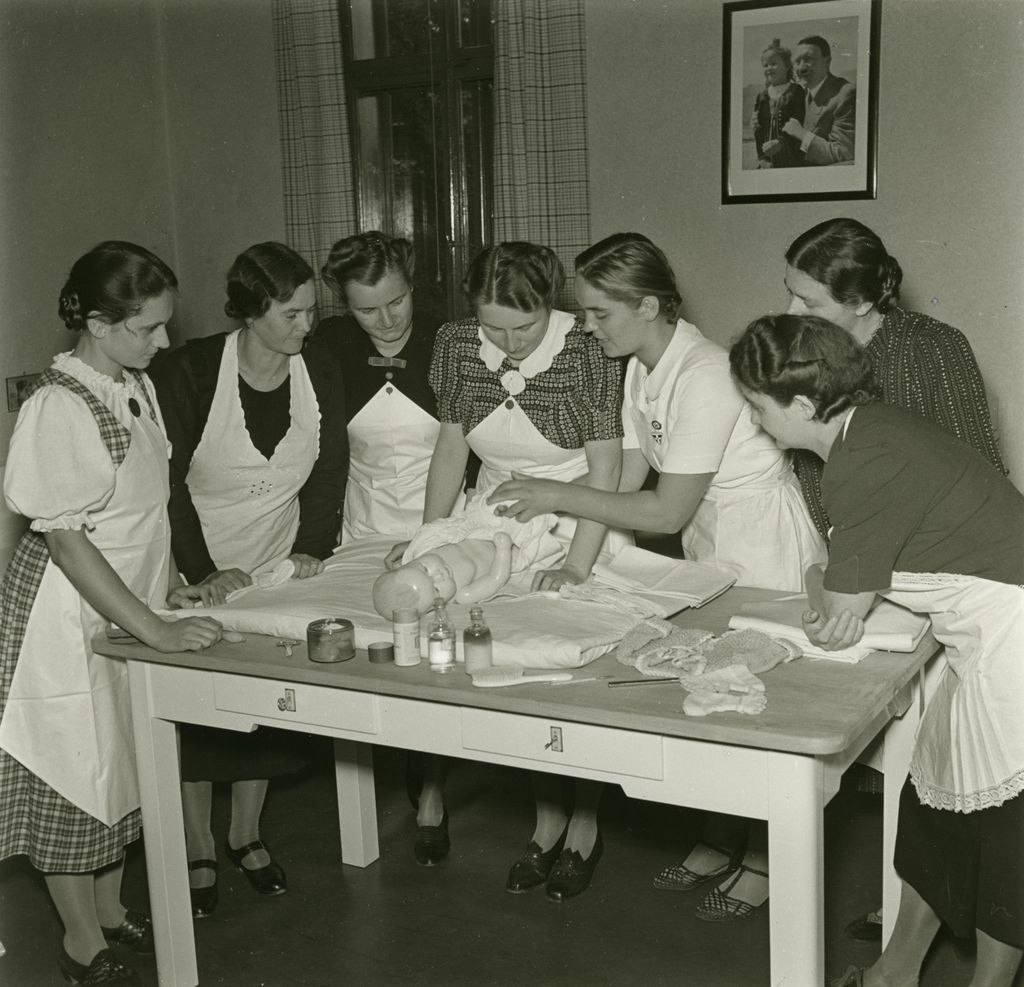 Foto: DFW-Mütterschulungskurs, 1940