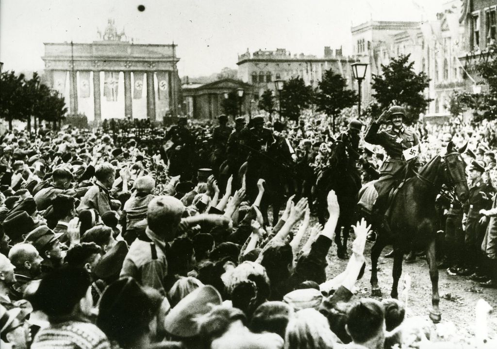 Foto: Parade der Wehrmacht, 1940