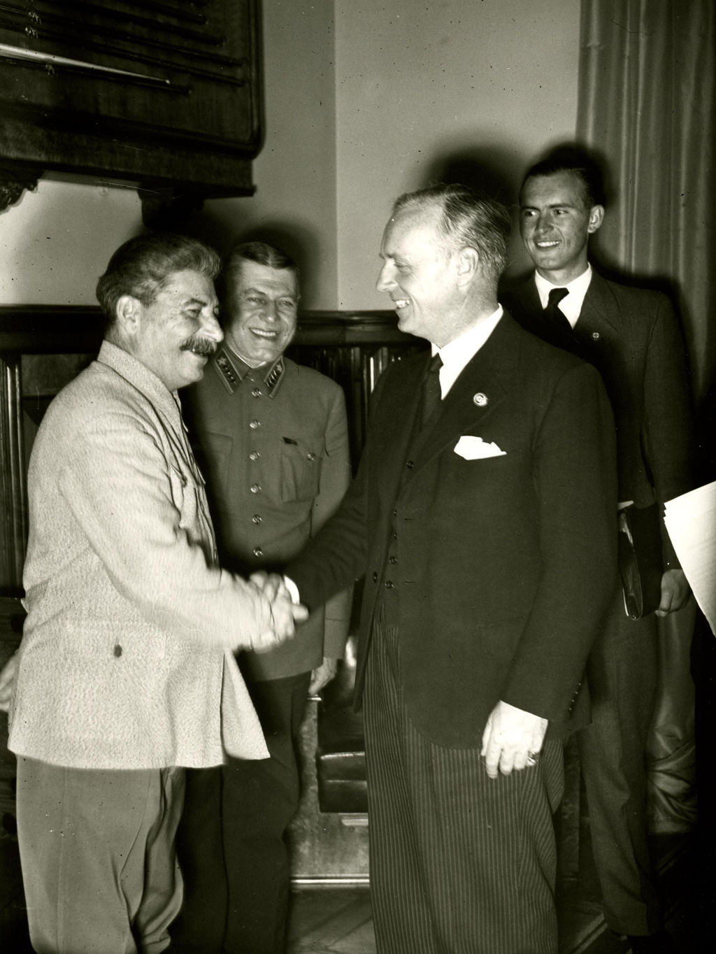 Exponat: Foto: Stalin und Ribbentrop, 1939