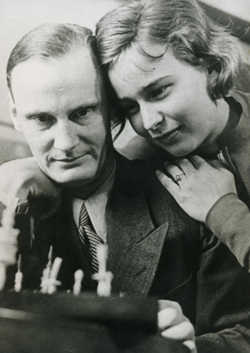 Harro Schulze-Boysen mit seiner späteren Ehefrau Libertas Haas-Heye, um 1935