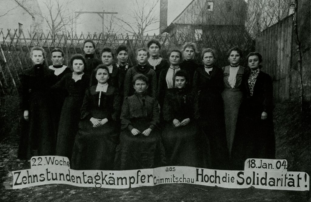 Streikende Textilarbeiterinnen in Crimmitschau, 1904