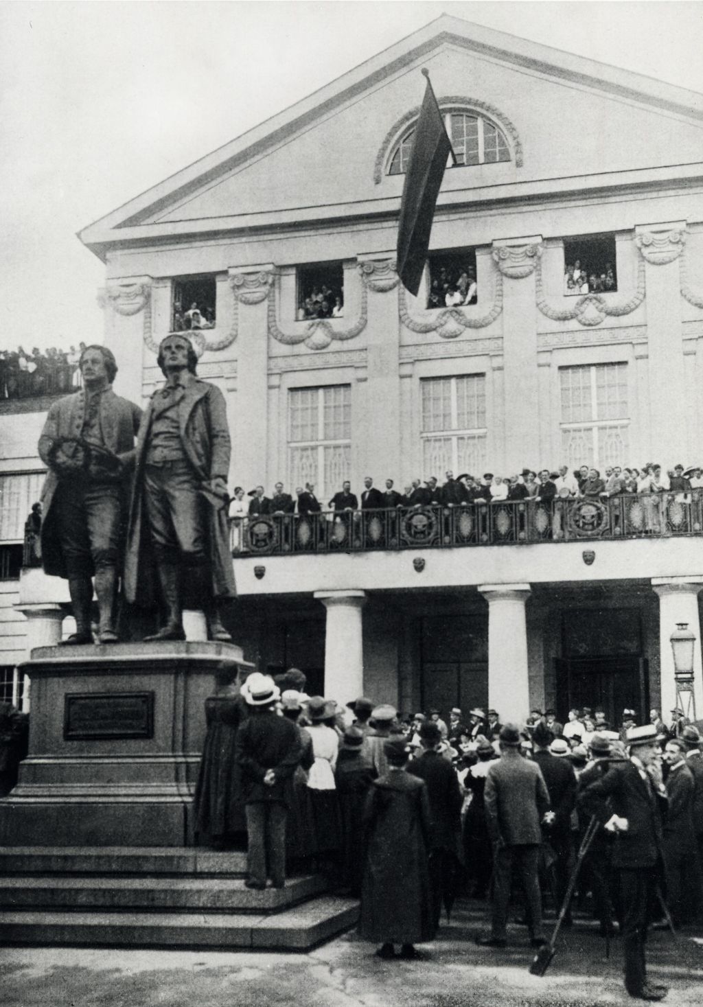 Foto: Ansprache Ebert, 1919