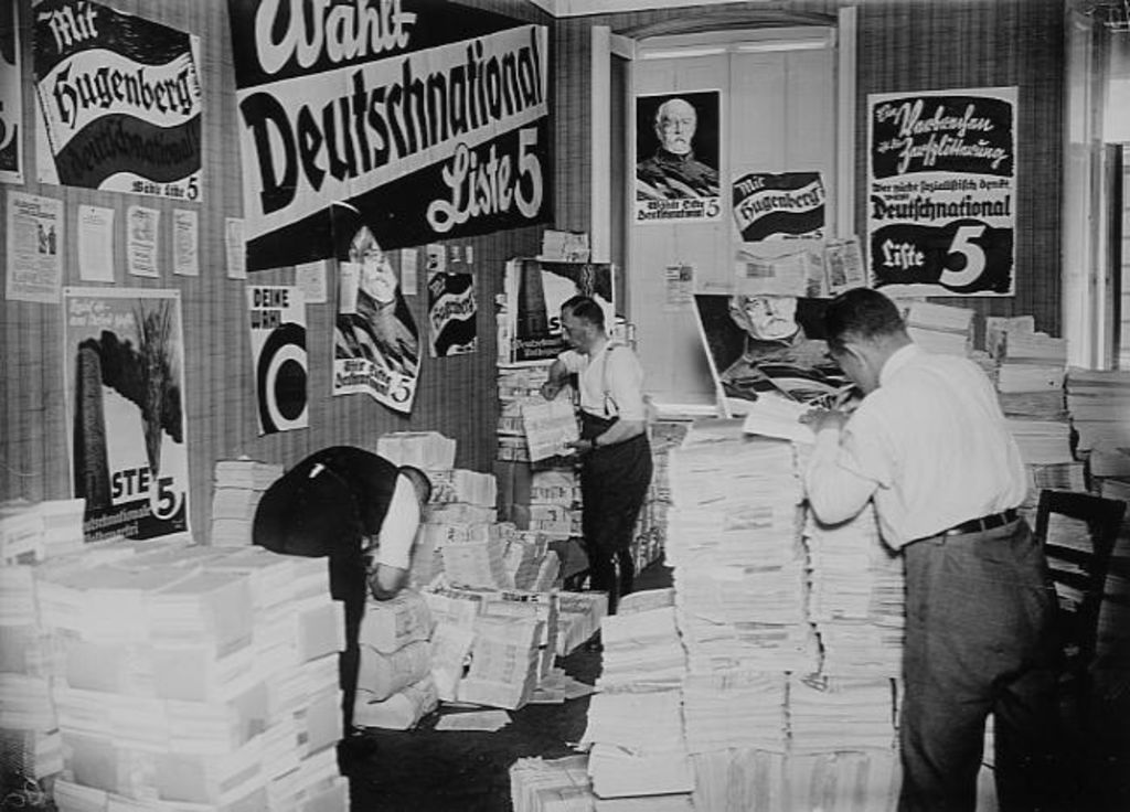 Foto: Blick in ein Parteibüro der DNVP, 1932