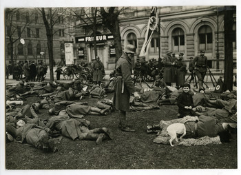 Foto: Lager der nationalistischen Kapp-Putschisten auf dem Wilhelmplatz vor dem Hotel Kaiserhof, 1920