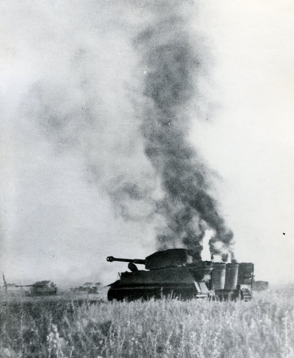 Exponat: Foto: Panzer in der Schlacht um Kursk, 1943