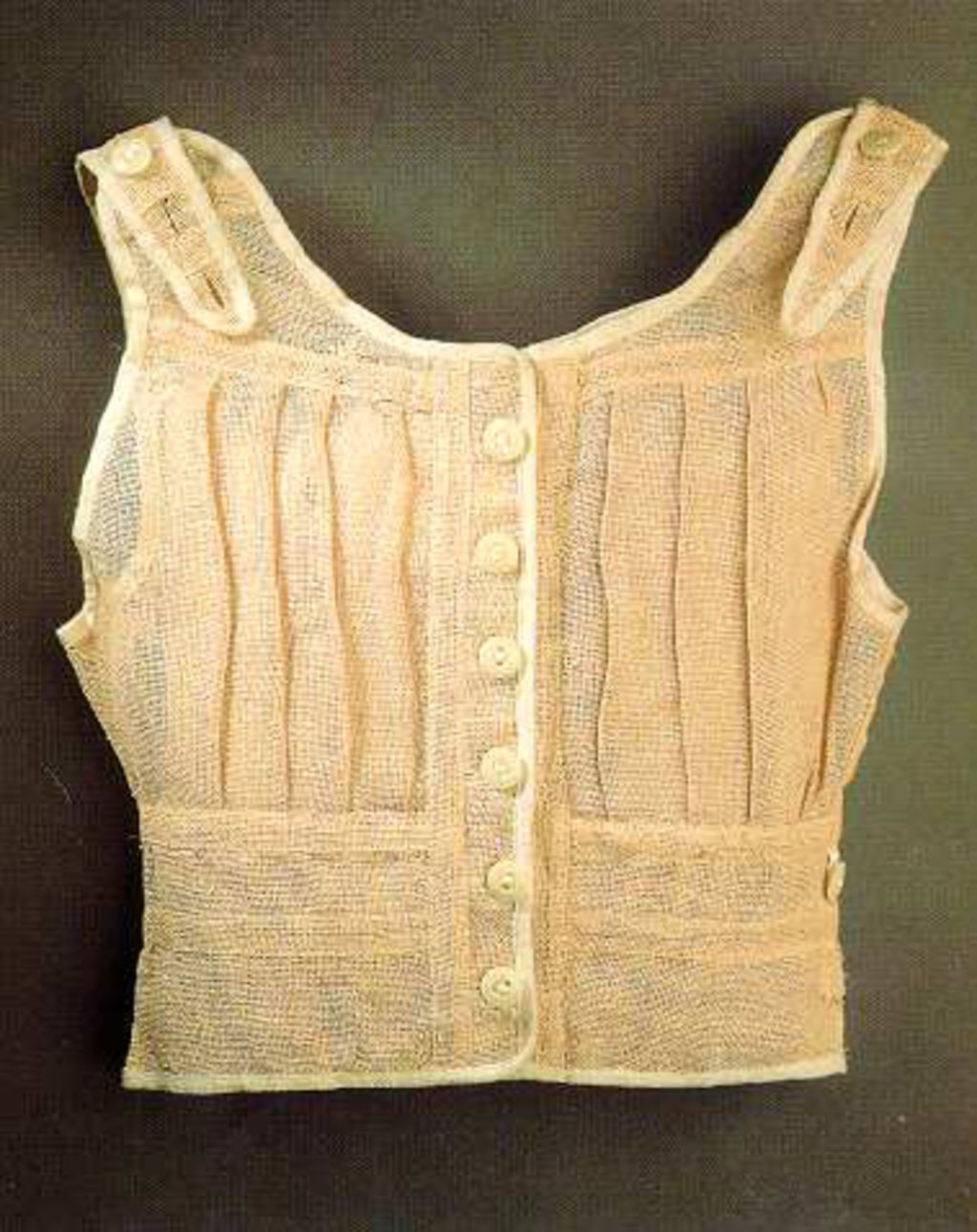 Exponat: Bekleidung: Kinderleibchen aus Papiergewebe, 1916/17