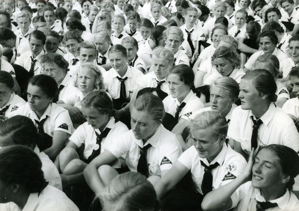 Foto: BDM-Führerinnen im Sportlager, 1938