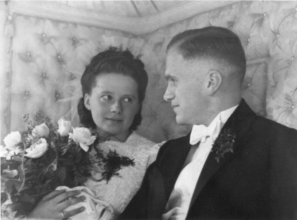 Exponat: Photo: Hochzeit von Ernst und Annelies Jandt, 1940