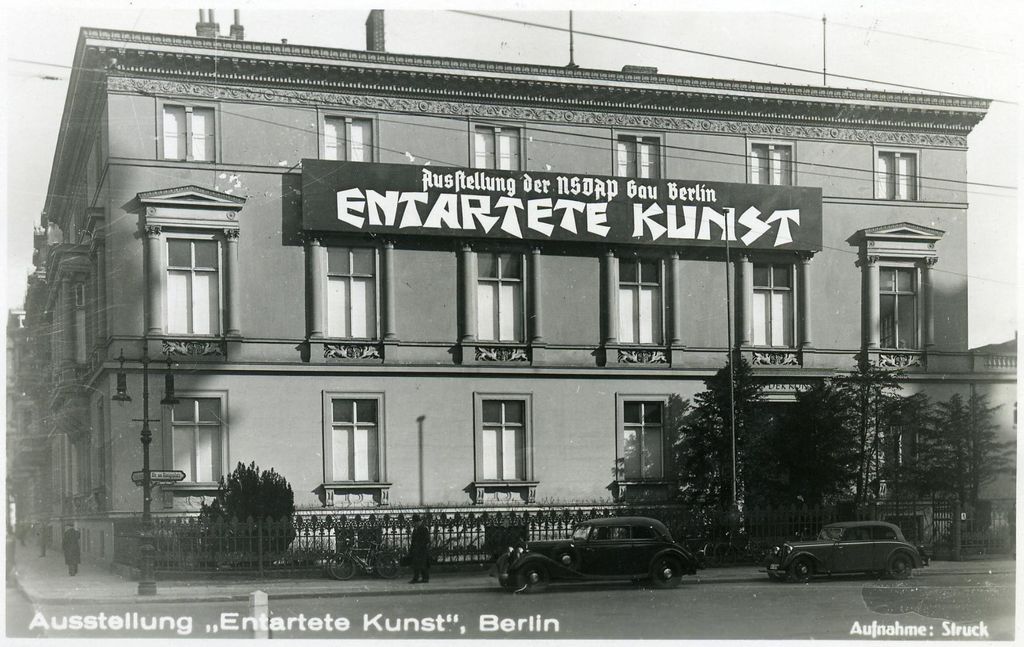 Exponat: Postkarte: "Entartete Kunst" Ausstellungsgebäude in Berlin, 1938