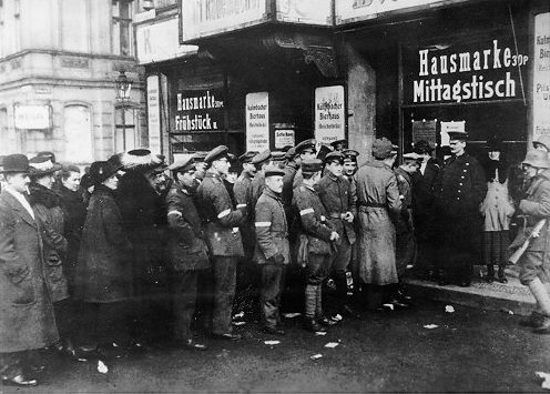 LeMO Objekt Vor einem Berliner Wahllokal, 19. Januar 1919