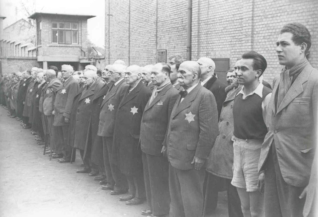 Exponat: Foto: Internierungslager in Kistarcsa, 1944