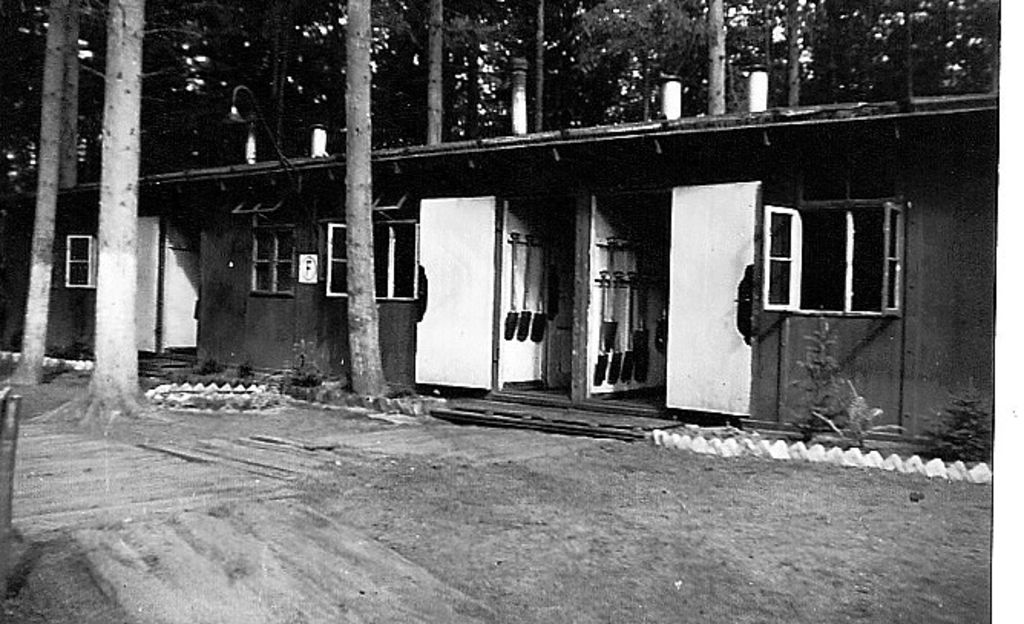 Exponat: RAD-Waldlager beim Flugplatz Wittmundhafen, 1943