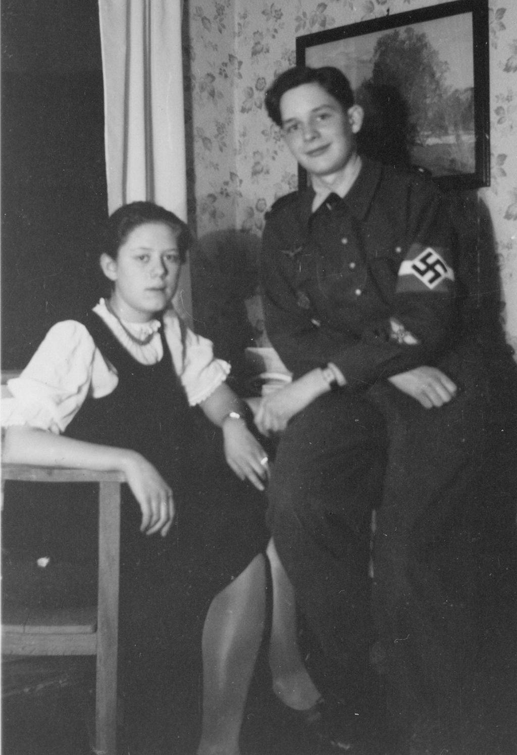 Exponat: Photo: Hans Mendgen mit Schwester Hanna, 1943