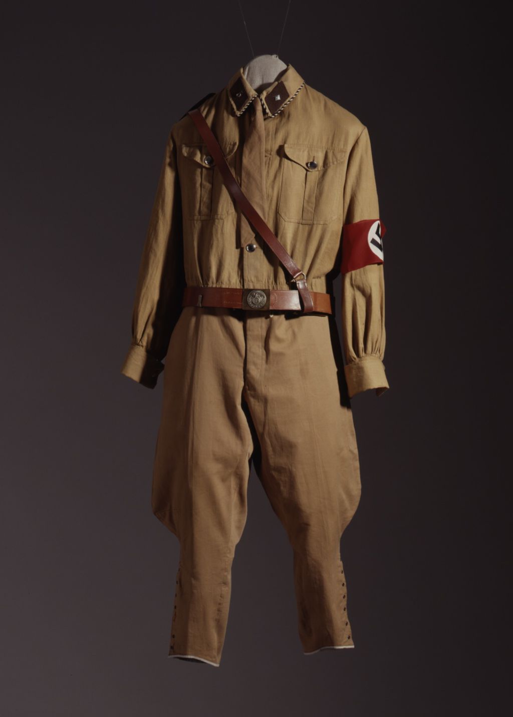 Exponat: Uniform der SA, um 1930