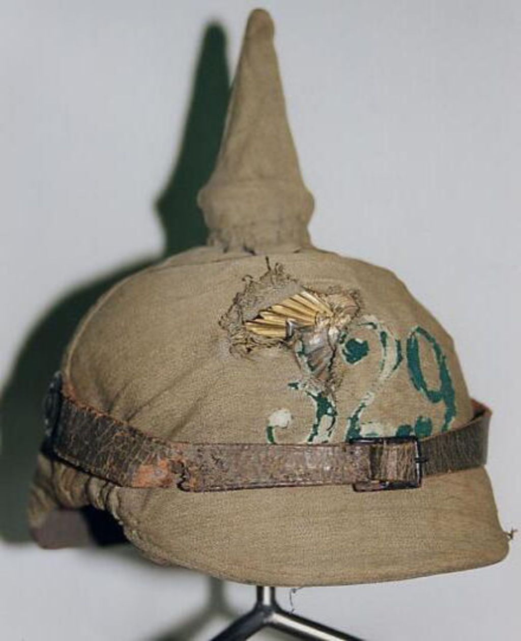 Helm M 1871 für Offiziere, Reserve-Infanterie-Regiment Nr. 329, Preußen, mit Tarnbezug, um 1915