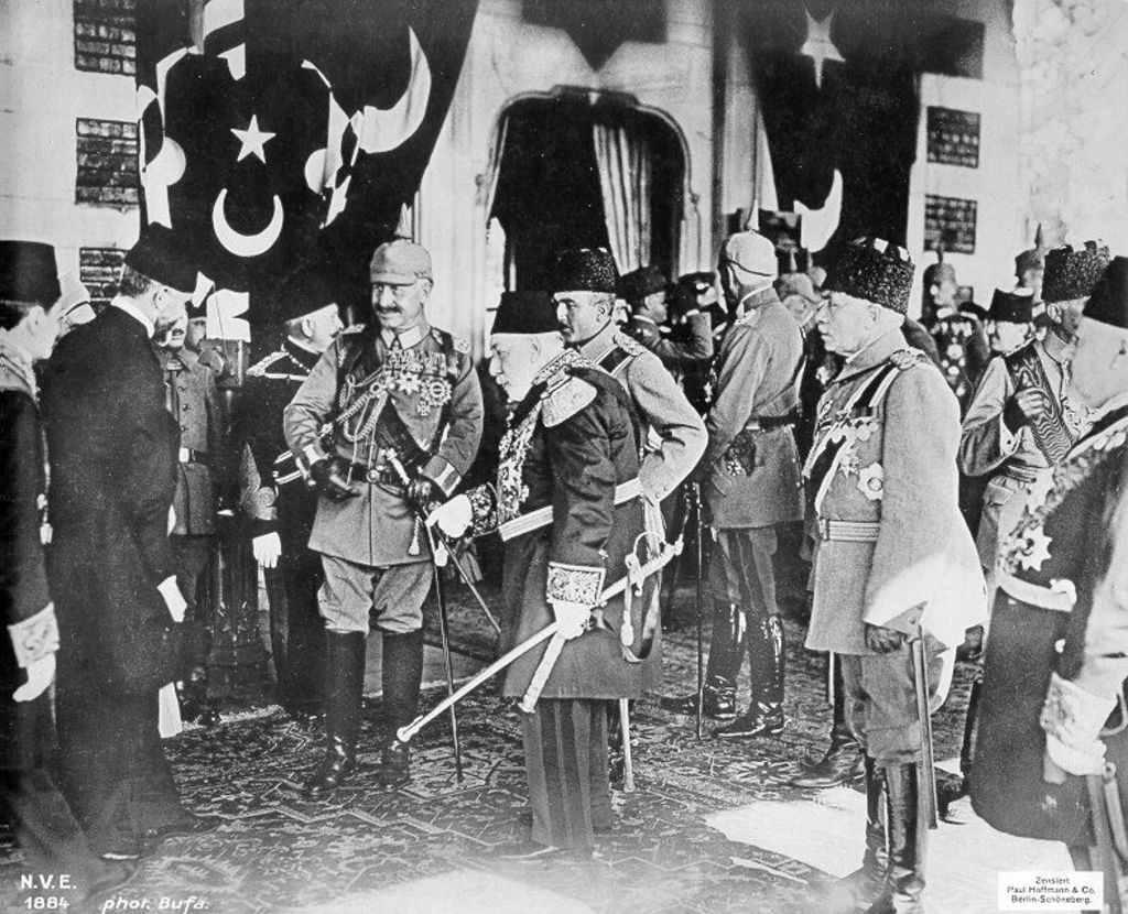 Exponat: Foto: Wilhelm II. beim Staatsbesuch in Konstantinopel, 1917