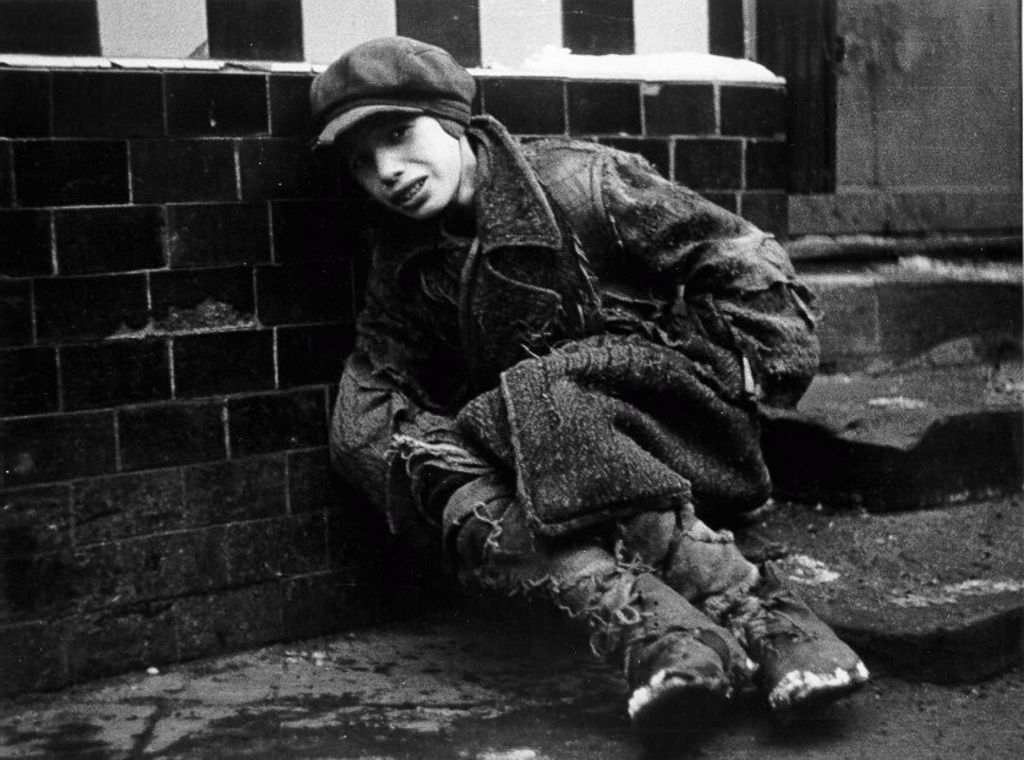 Exponat: Foto: Junge im Warschauer Ghetto, 1941